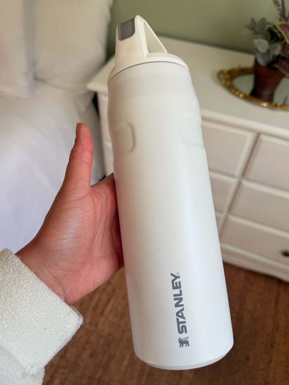 Stanley IceFlow Aerolight Water Bottle with Cap and Carry Lid 24oz White